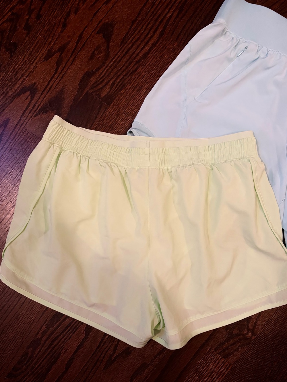 tek gear Women’s Athletic Shorts - Light lime & Ice Blue EUC XL zip pockets - Picture 6 of 10